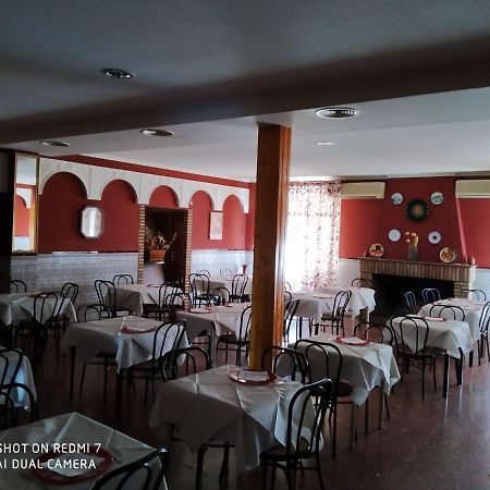 Hostal Restaurante El Parador Alcaracejos Dış mekan fotoğraf